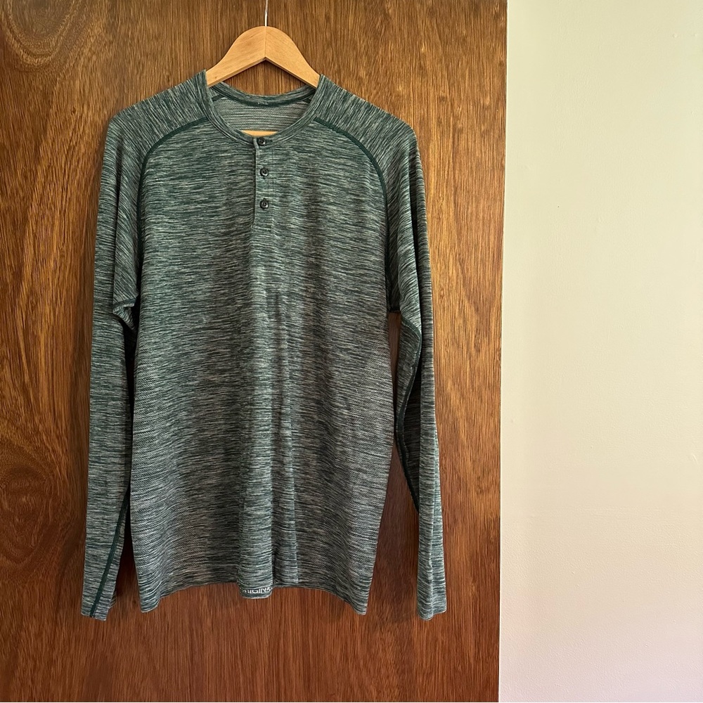 Men’s Lululemon Athletic Top